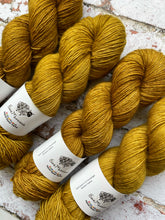 Load image into Gallery viewer, Superwash Merino Single Ply Fingering Yarn, 100g/3.5oz, Gold Rush
