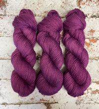 Load image into Gallery viewer, Non Superwash Mulberry Silk Extra Fine Merino Blend Single Ply Fingering Luxury Yarn, 100g/3.5oz, Candy Perfume
